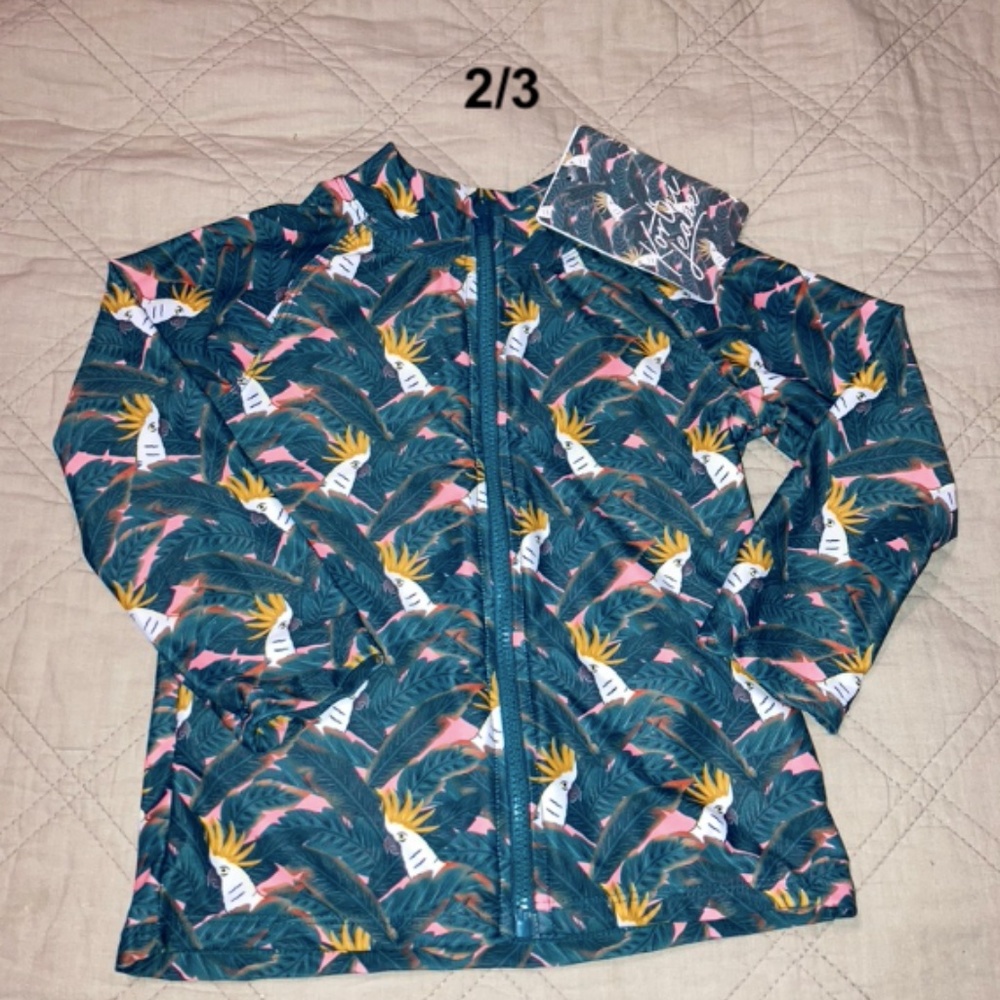 NWOT Kortni Jeane 2/3 rash guard